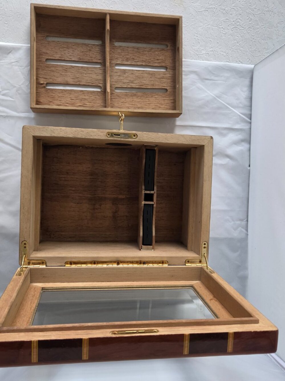 Desktop Humidor - Picture 5 of 16